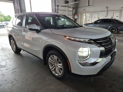 Used 2024 Mitsubishi Outlander ES