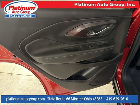 Used 2024 GMC Terrain SLT w/ Elevation Edition image 29