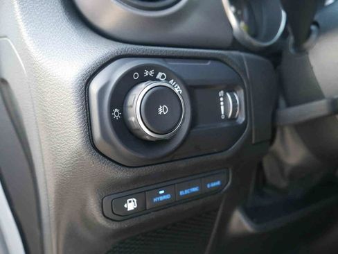 Used 2023 Jeep Wrangler Unlimited w/ Cold Weather Group AWD/4WD image 28