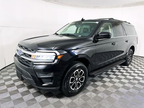Used 2024 Ford Expedition Max XLT image 7