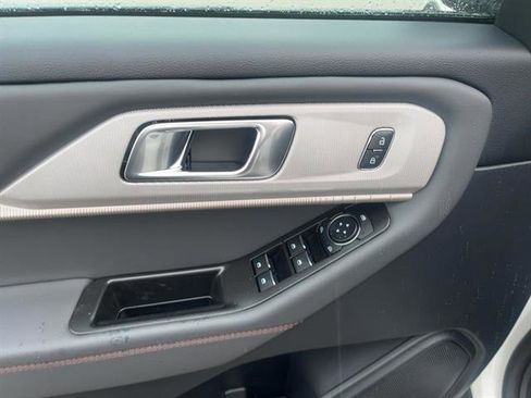 New 2025 Ford Explorer Active image 13