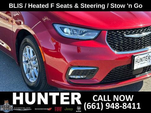 Used 2024 Chrysler Pacifica Touring-L FWD image 10