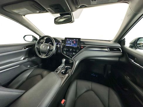 Used 2022 Toyota Camry XSE image 2