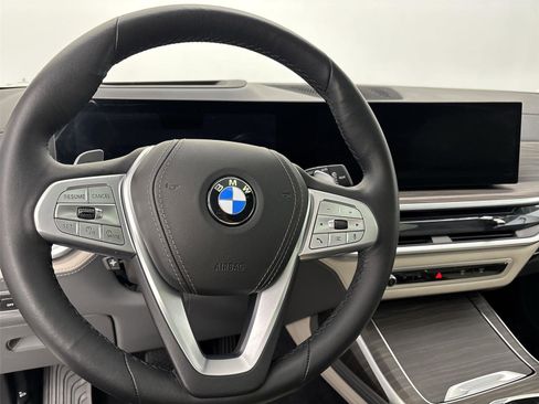 Used 2024 BMW X7 xDrive40i w/ Executive Package image 22