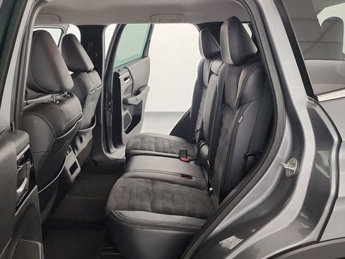 Used 2023 Mitsubishi Outlander SE AWD/4WD image 26