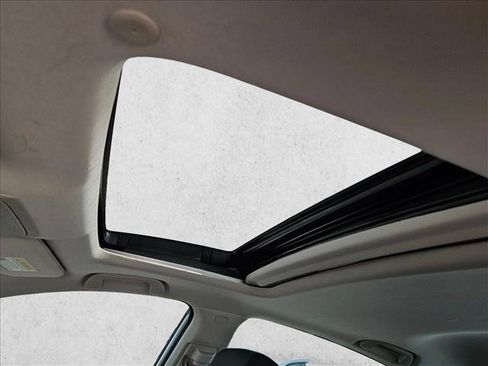 Used 2018 Honda Accord EX image 11