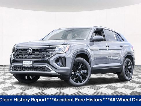Used 2026 Volkswagen Atlas Cross Sport SE AWD/4WD image 2