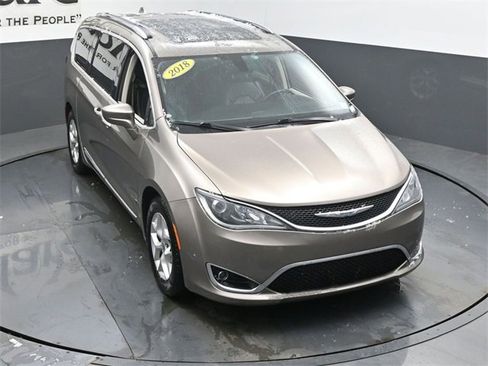 Used 2018 Chrysler Pacifica Touring-L Plus w/ Tire & Wheel Group image 48