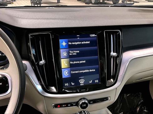 Used 2019 Volvo S60 T6 Momentum image 6