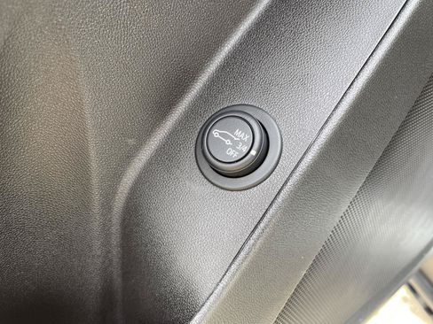 Used 2024 Chevrolet Equinox RS w/ LPO, Floor Liner Package FWD image 13