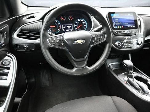 Used 2023 Chevrolet Malibu LT FWD image 12