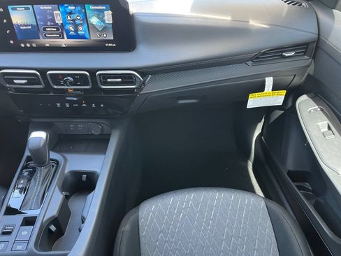 New 2027 Nissan Sentra SV w/ Floor Mat Package FWD image 15