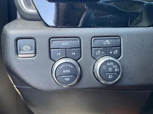 Used 2024 GMC Sierra 1500 Elevation image 15