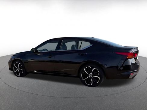 Used 2025 Nissan Altima 2.5 SR image 9