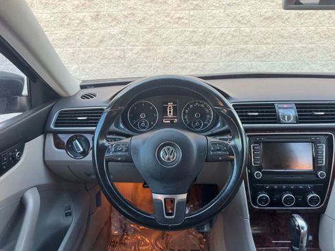 Used 2013 Volkswagen Passat TDI SEL Premium image 22