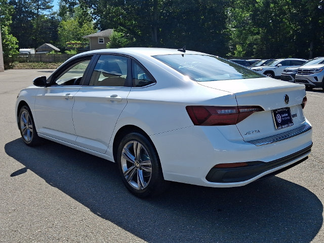 Used 2023 Volkswagen Jetta SE w/ Panoramic Sunroof Package FWD image 7