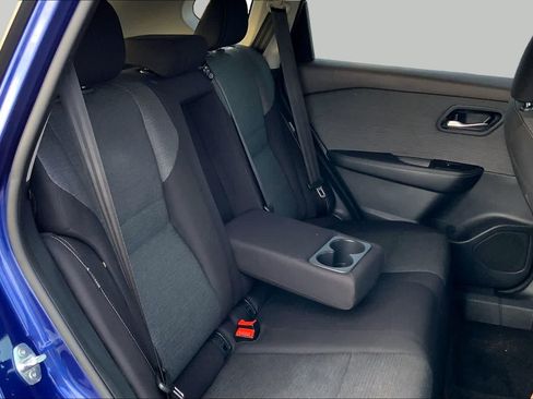 Used 2023 Nissan Rogue SV FWD image 18