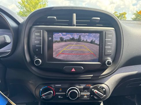 Used 2023 Kia Soul LX w/ Option Group 015 FWD image 24