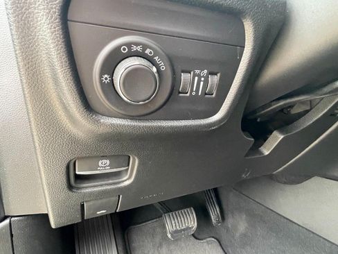 Used 2024 Jeep Grand Cherokee Altitude AWD/4WD image 21