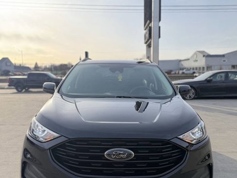 Used 2022 Ford Edge SE w/ Black Appearance Package AWD/4WD image 3