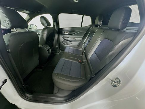 Used 2025 Buick Envista Preferred FWD image 27