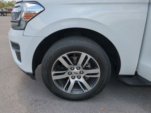 Used 2024 Ford Expedition Limited AWD/4WD image 41