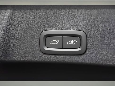 New 2026 Volvo XC40 B5 Core w/ Protection Package Premier image 23