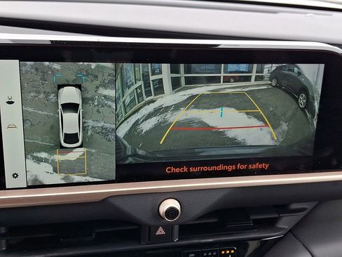 Used 2024 Toyota Crown Limited w/ Advanced Technology Package image 22