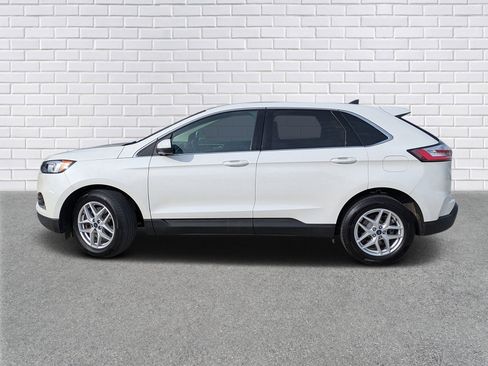 Used 2021 Ford Edge SEL image 2