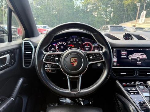 Used 2020 Porsche Cayenne AWD/4WD image 16