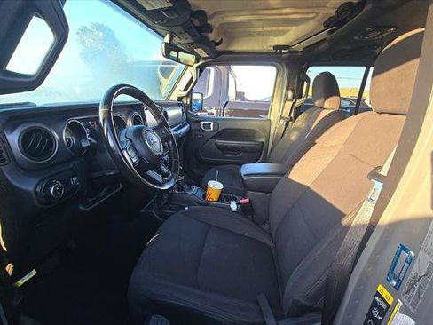 Used 2023 Jeep Gladiator Sport AWD/4WD image 11