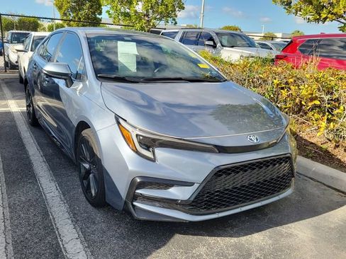 Used 2024 Toyota Corolla SE FWD image 3
