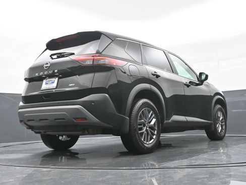 Used 2023 Nissan Rogue S AWD/4WD image 39