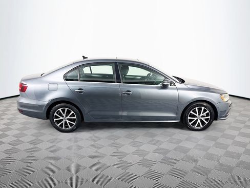 Used 2017 Volkswagen Jetta SE FWD image 8
