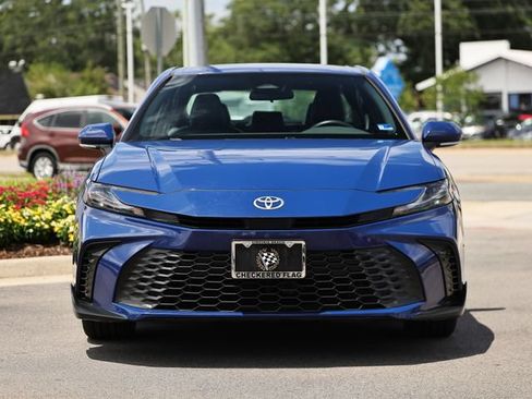 Used 2025 Toyota Camry SE FWD image 13
