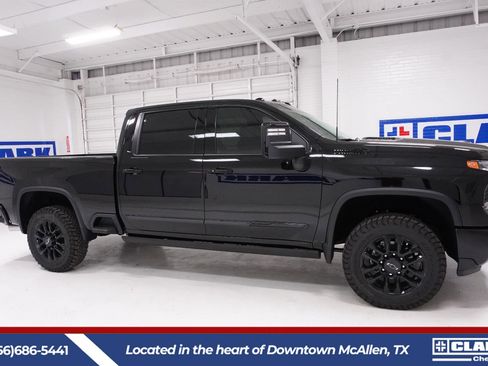 New 2026 Chevrolet Silverado 2500 High Country w/ High Country Premium Package AWD/4WD image 4