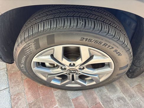 Certified 2024 Kia Seltos S AWD/4WD image 9