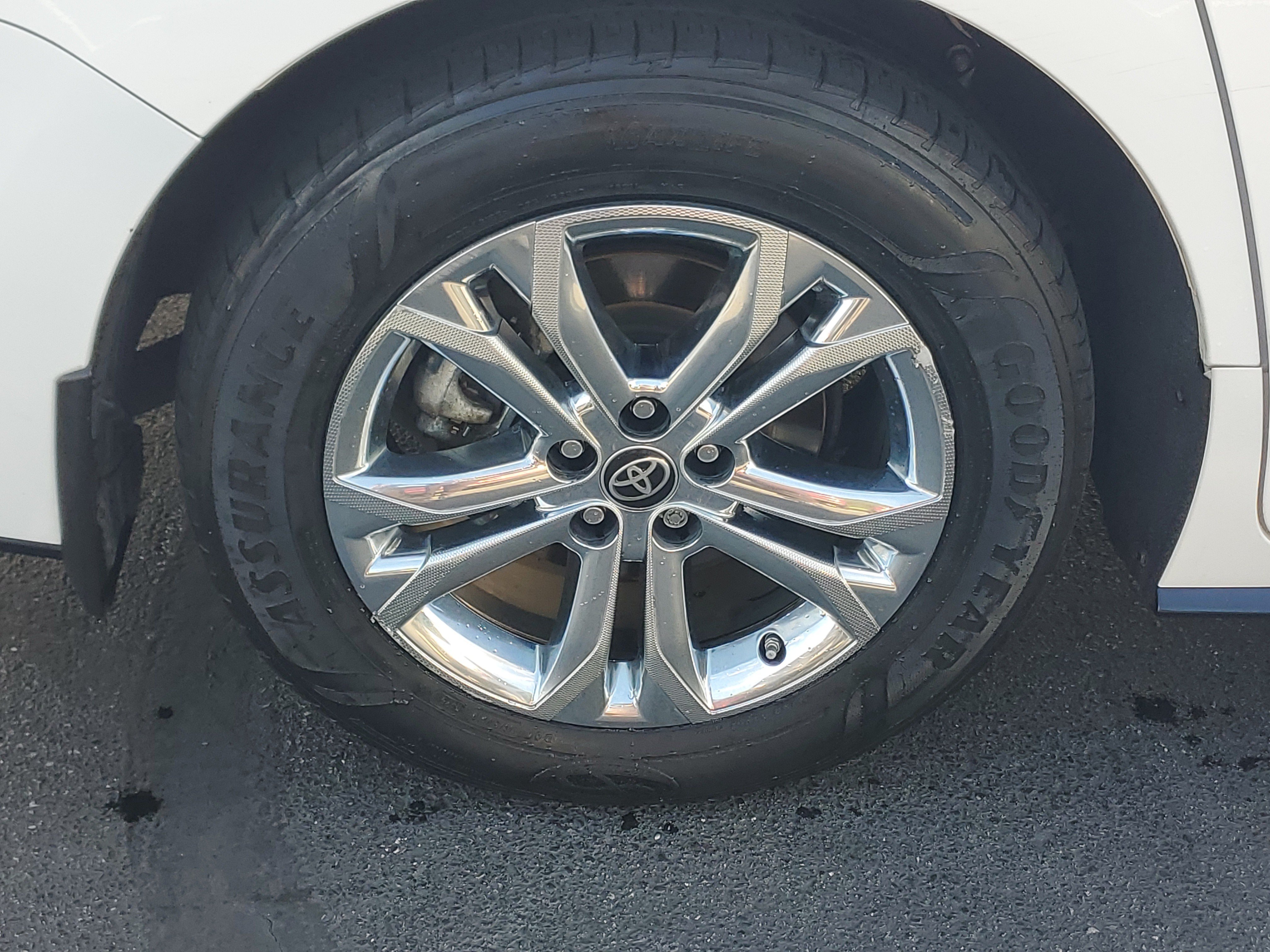 Used 2023 Toyota Sienna XSE AWD/4WD image 6