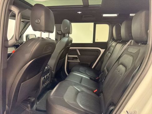 Used 2022 Land Rover Defender 110 X-Dynamic SE AWD/4WD image 22