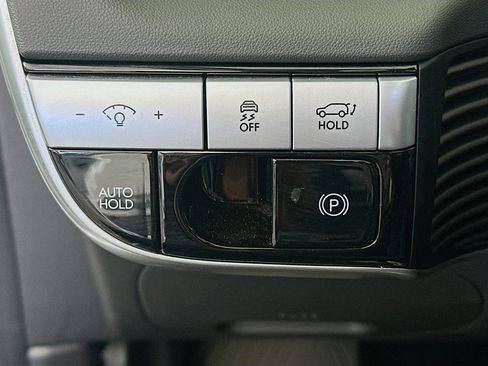 Used 2024 Hyundai Ioniq 5 SEL image 17