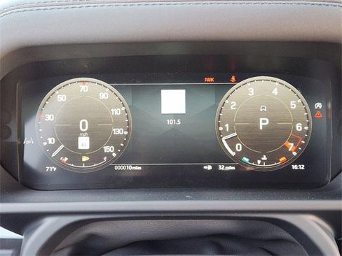 New 2024 Land Rover Defender 110 S image 15