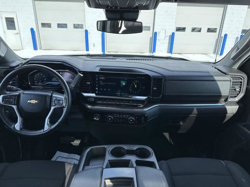 Used 2023 Chevrolet Silverado 1500 LT image 17