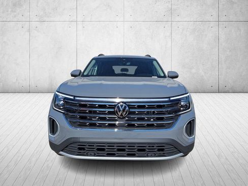 New 2026 Volkswagen Atlas SE FWD image 2