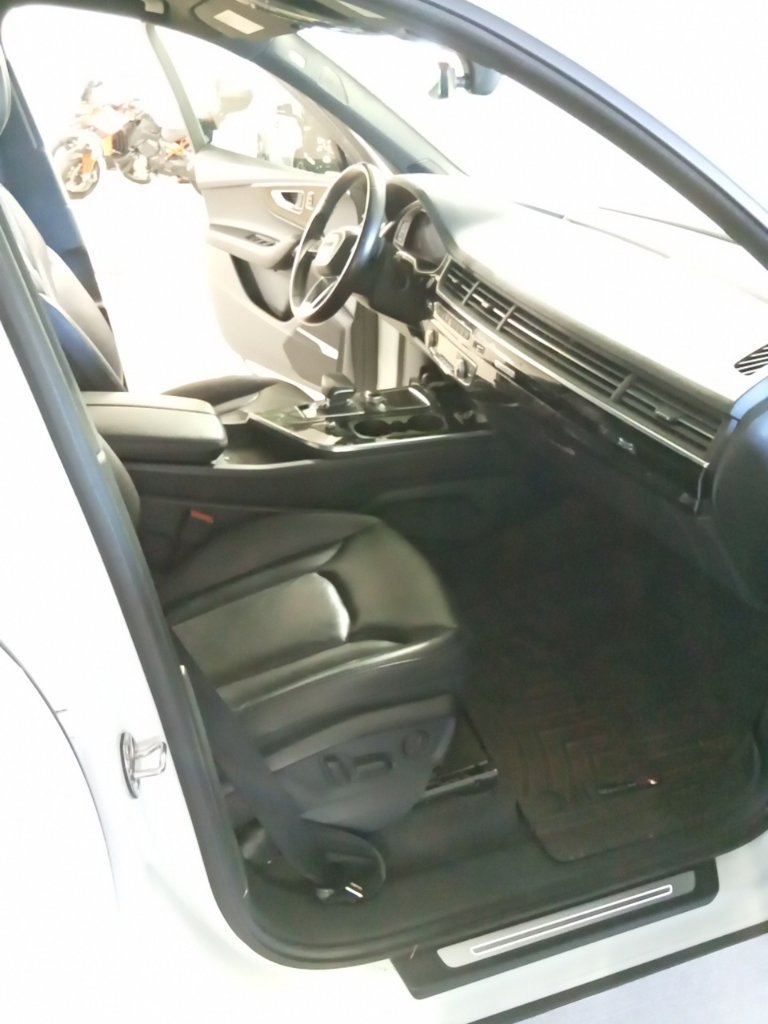 Used 2018 Audi Q7 3.0T Prestige AWD/4WD image 13