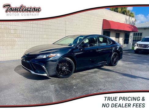 Used 2024 Toyota Camry XSE FWD image 1