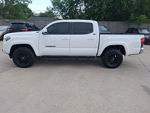 Used 2022 Toyota Tacoma SR5 RWD image 3