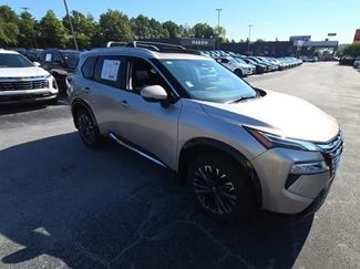 Used 2025 Nissan Rogue Platinum AWD/4WD video 1