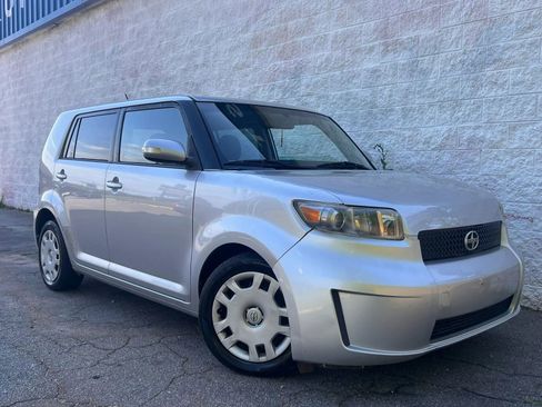 Used 2009 Scion xB FWD image 1