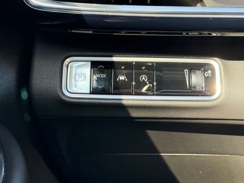 Used 2025 Buick Envision Preferred image 12