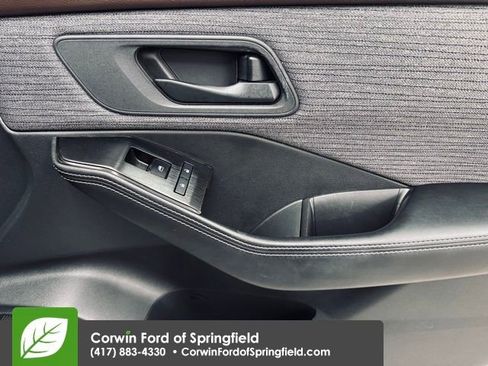 Used 2021 Nissan Rogue S image 11